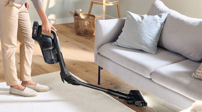 Bosch Staubsauger Unlimited 10 mit knickbarem Rohr.
