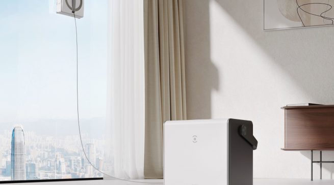 Ecovacs Fensterputz-Roboter Winbot W2 Omni mit tragbarer Dockingstation.