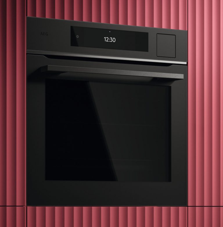 AEG Dampfbackofen ProAssist Serie 9000