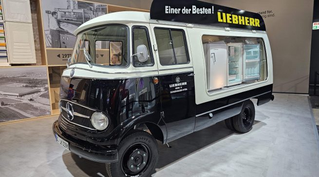 Liebherr Nachbau Mercedes L319 "Das fahrende Schaufenster" auf der IFA. Foto: G. Wagner