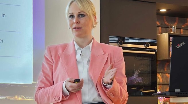 De’Longhi Deutschland geht mit einer klaren Vision in das Jahr 2025: Geschäftsführerin Susanne Harring. Fotos: G. Wagner, M. Machan, De’Longhi