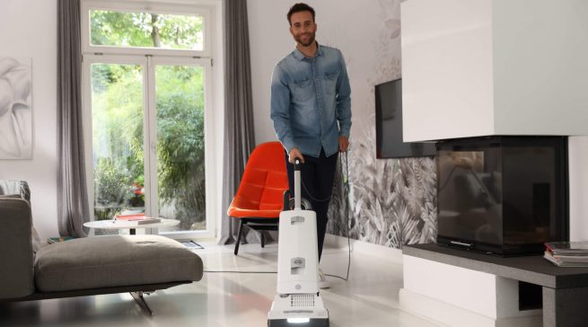 Der SEBO AUTOMATIC X7BOOST in Aktion im Wohnumfeld