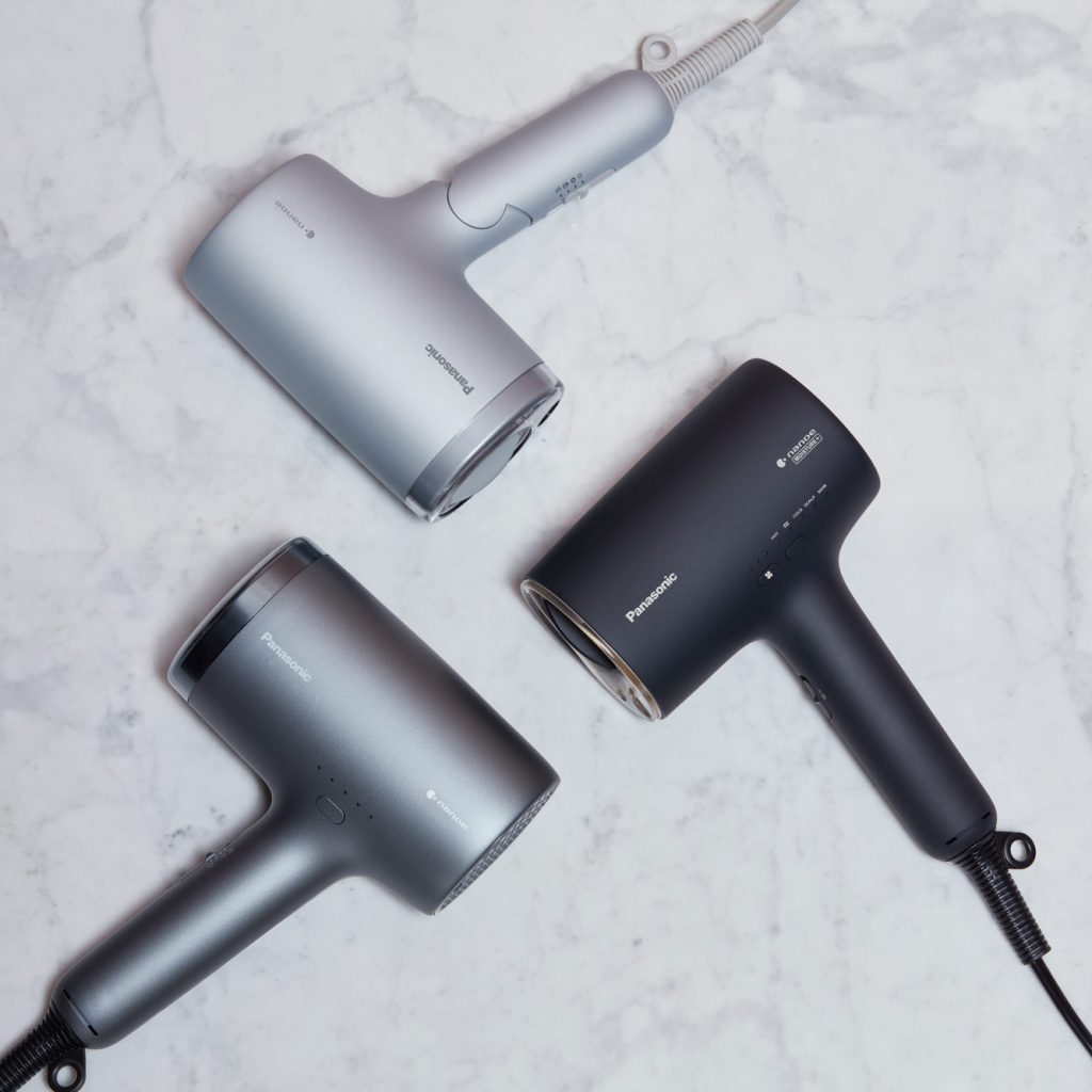 Der neue EH-NA9N schützt und stärkt das Haar mit der hochentwickelten nanoe™- und Mineral-Technologie, die sowohl Haar als auch Kopfhaut mit Feuchtigkeit versorgt und Schäden minimiert