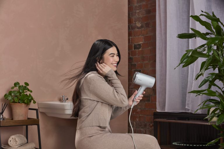 Panasonic erweitert Haartrockner-Portfolio mit neuer nanoe-Serie