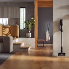 Der Miele Duoflex HX1 Cat&Dog und der Miele Duoflex HX1 Total Care gehen mit der Note 2,3 als beste Akku-Handstaubsauger im kontinuierlichen Online-Testverfahren der Stiftung Warentest hervor (Juni 2025). (Fotos: Miele)