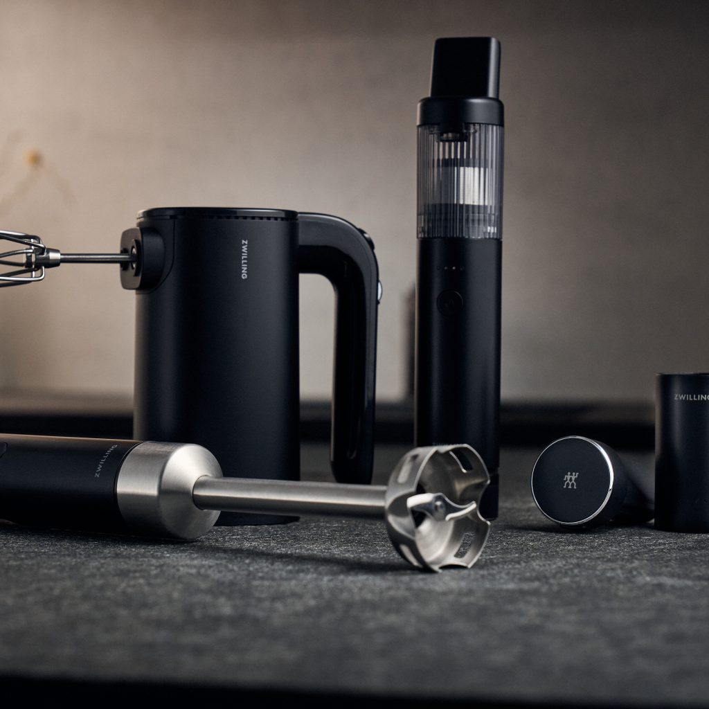 Die Zukunft der Küche ist kabellos: Die Zwiling Xtend Serie mit Stabmixer, Handrührgerät und Tischstaubsauger.