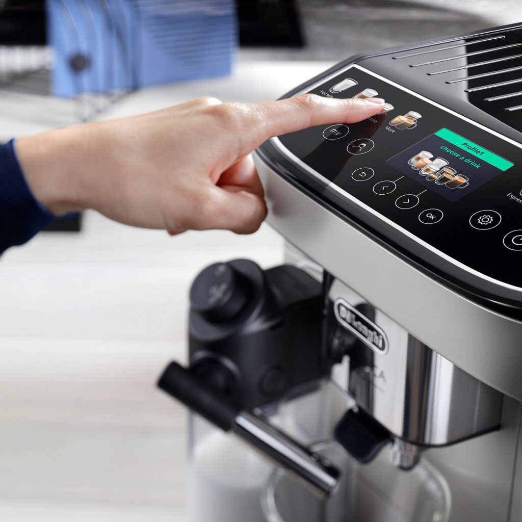 Das hochauflösende Farbdisplay der Magnifica Evo Next sorgt für mühelose Navigation und ein smartes Benutzererlebnis – für perfekten Kaffeegenuss.