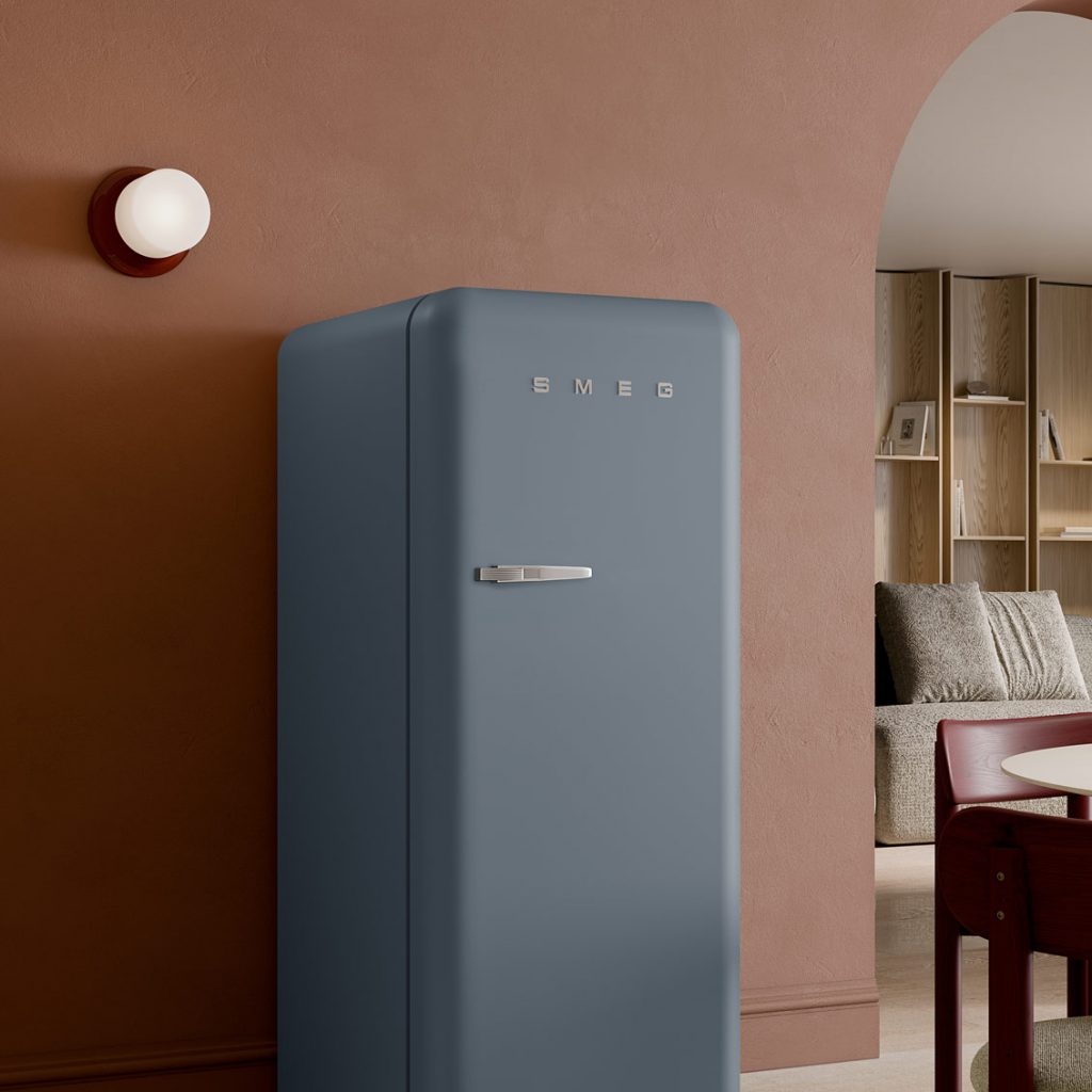 Smeg FAB28 Kühlschrank in neuer Farbe Storm Blue