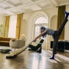 Wenn der Hausputz zum akrobatischen Akt wird.