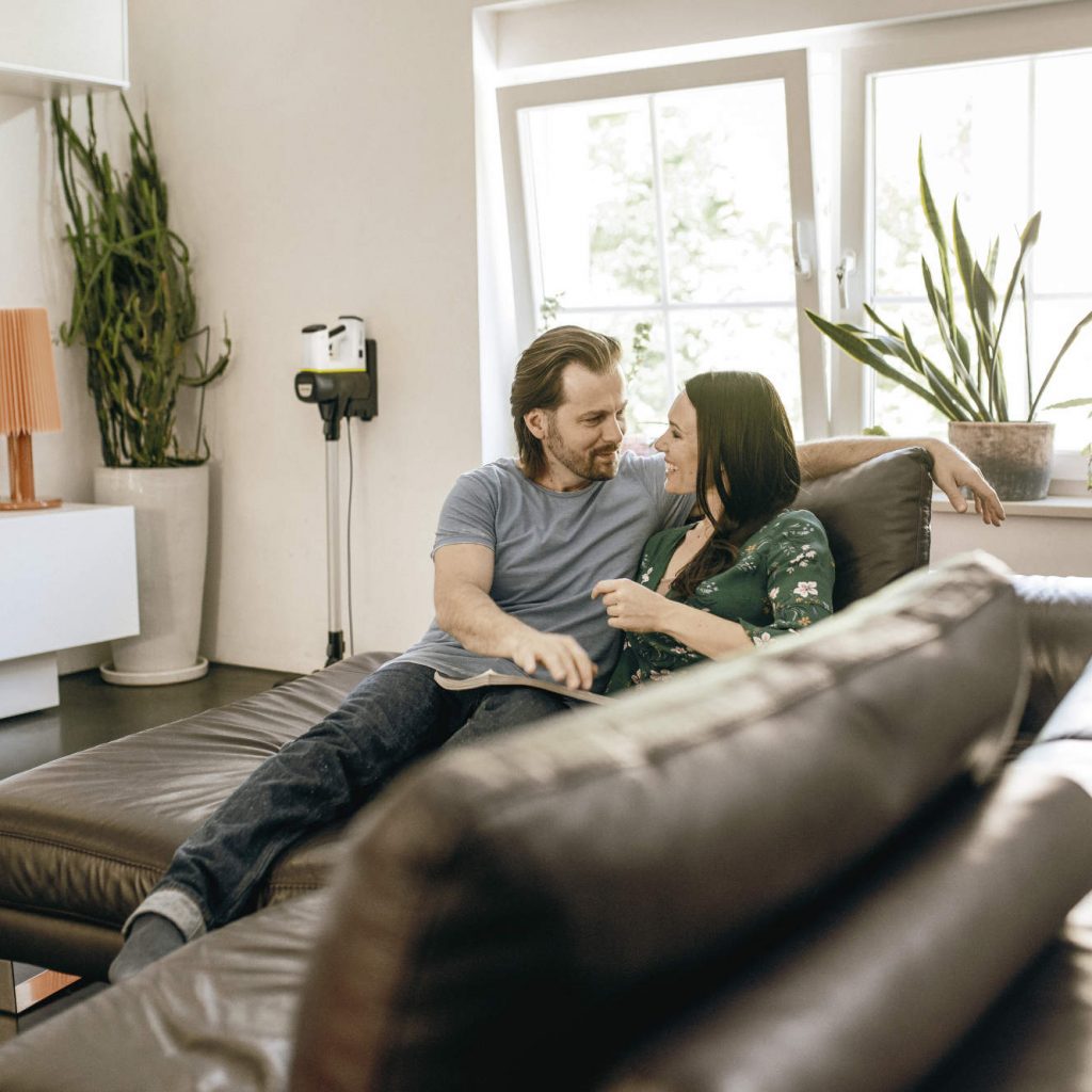 Häusliche Harmonie: Nur bei 5 % der Deutschen sorgt das Thema Putzen regelmäßig für Konflikte in der Beziehung