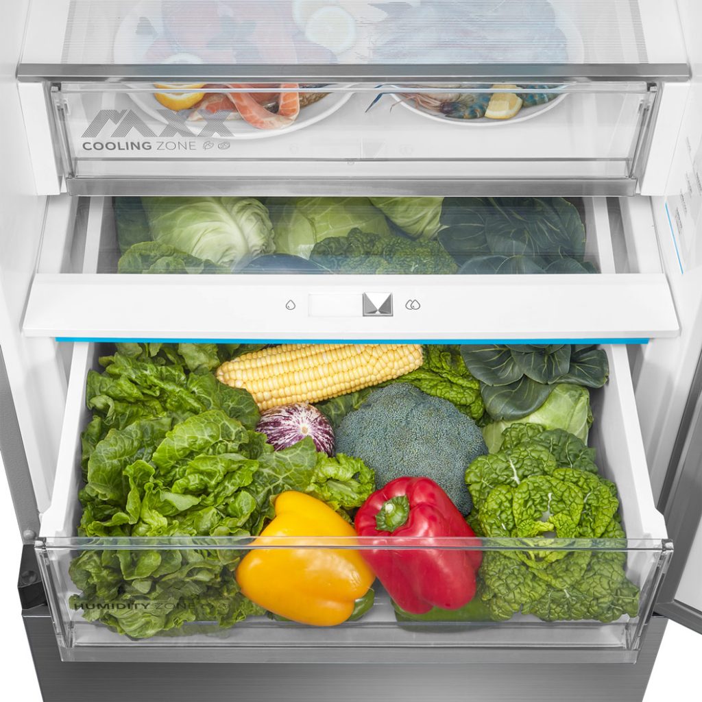 Die Maxx Cooling Zone bietet mit fast 40 Zentimetern Tiefe und 25 Litern Volumen zusätzlichen Stauraum für empfindliche oder großvolumige Lebensmittel.