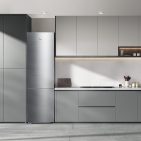 Mit der Space Master Series verfolgt Midea einen integrativen Ansatz, der Raumoptimierung, Lebensmittelhygiene, Energieeffizienz und Design in einer Kühl-/Gefrierkombination verbindet.