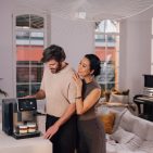 Die Modelle der neuen 9000er Serie von Nivona setzen Maßstäbe bei der Bedienfreundlichkeit, der Auswahl an warmen und kalten Kaffeespezialitäten-Rezepten und der Milchschaum-Zubereitung. Fotos: Nivona