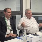 Matthias Assmann (links) und Friedrich Sobol (Mitte) informierten in einer Presserunde zum Start der IFA über aktuelle Entwicklungen innerhalb der Verbundgruppe ElectronicPartner. Fotos: G. Wagner, ElectronicPartner