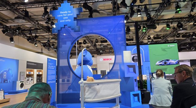 So wie der Teddy Geborgenheit schenkt, sorgt das smarte Babybett für sicheren Schlaf – und das Bosch Smart Home System für Schutz im ganzen Zuhause.