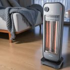 Punktgenaue Wärme, hohe Effizienz: Steba erweitert sein Sortiment um den kompakten Carbon-Heizstrahler CH 2 ECO, der gezielt Menschen und Objekte erwärmt, anstatt Umgebungsluft.