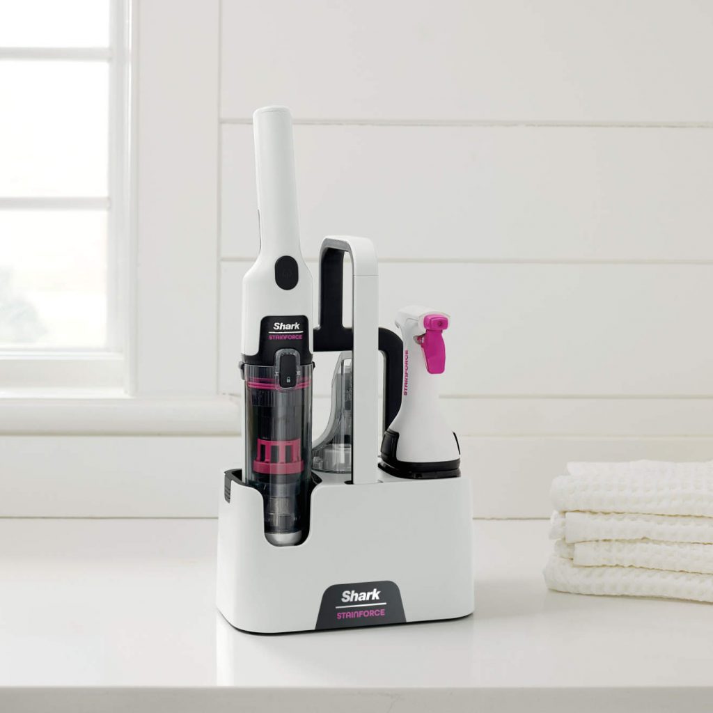 Der Shark StainForce kabellose Fleckenreiniger HX100EUT.