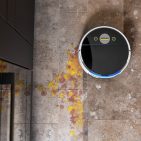 Der RVF 7 kombiniert eine gründliche Nassreinigung mittels der bewährten Kärcher Walzentechnologie mit einer leistungsstarken Saugfunktion für Trockenschmutz.