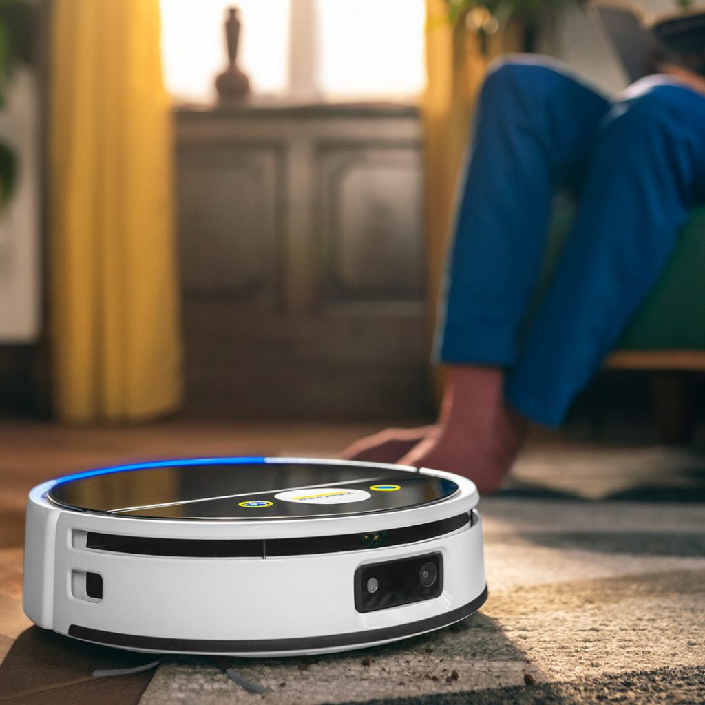 Besonders smart: Dank intelligenter Sensoren werden Teppichböden erkannt und die Nassreinigungswalze beim Überfahren angehoben.