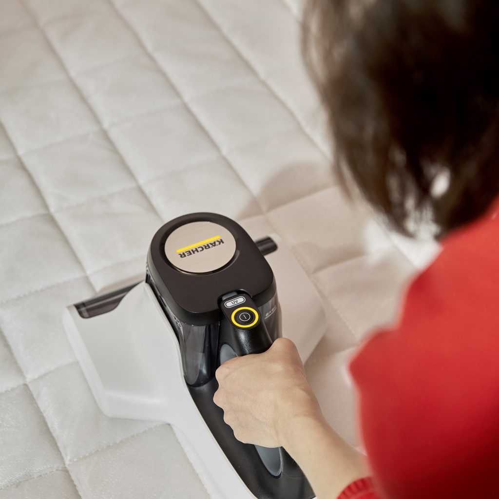 Starke Saugkraft und eine spezielle Klopfwalze lösen selbst tief sitzenden Schmutz und Allergene.