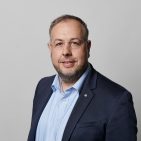 Holger Pöppe, Vorstands der expert SE: „Technik erlebbar zu machen und in verständliche Mehrwerte für unsere Kunden zu übersetzen – das ist der Anspruch, mit dem wir unsere Schulungsoffensive weiterführen“.