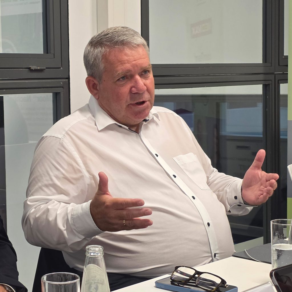 Friedrich Sobol, Vorstand bei ElectronicPartner bei der Pressekonferenz auf der IFA 2025. Foto: G. Wagner