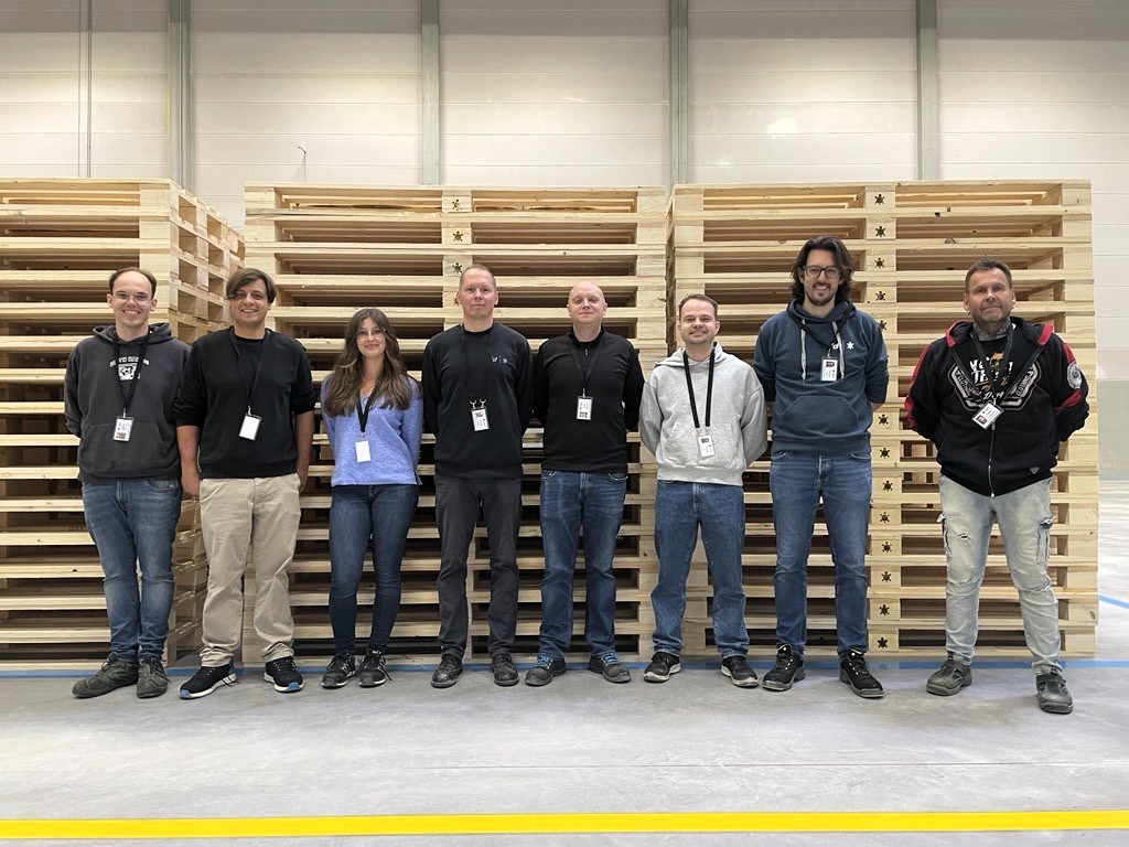 Mitglieder der Projekt- und Launchteams zum Start