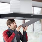 Freundlich, schnell, sauber und kompetent: Der Miele Service führt die Branche bei der Zufriedenheit an und erreicht den besten Wert bei der Weiterempfehlungsabsicht. (Foto: Miele)