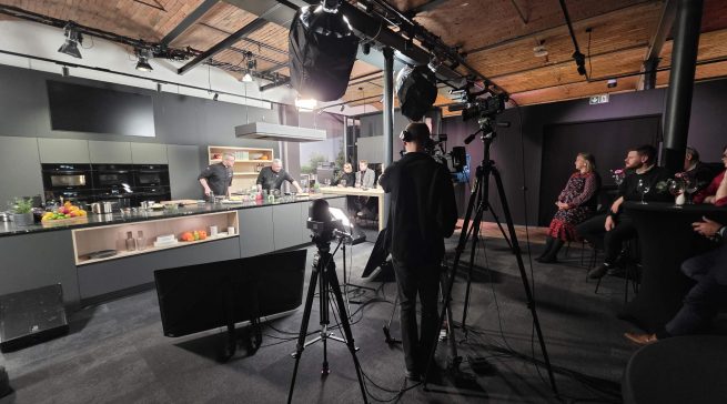 In stilvollem Ambiente auf Gut Böckel eröffnete Miele im November die neuen Culinary Studios – ein Ort, an dem modernste Küchentechnologie auf Genuss, Handwerk und Inspiration trifft. Fotos: G. Wagner