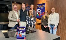 electroplus küchenplus geht mit dem Snack Friday in die zweite Runde (v.l.n.r): Martin Wolf (General Manager EK Home Electrical Appliances, EK Retail), Paul Süwer (Team Lead Marketing and E-Commerce, EK Retail), Meike Ullrich (Senior Concept Managerin electroplus, EK Retail), Franz Schreckenberg (Team Lead Category Management Electro, EK Retail), Pia Strieder (E-Commerce Manager, EK Retail) und Christian Claes (Senior Concept Manager küchenplus, EK Retail).