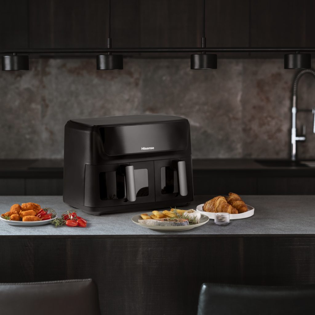 Die Heißluftfriteuse HAF2700DCD von Hisense für größere Haushalte und vielfältige Anwendungen.