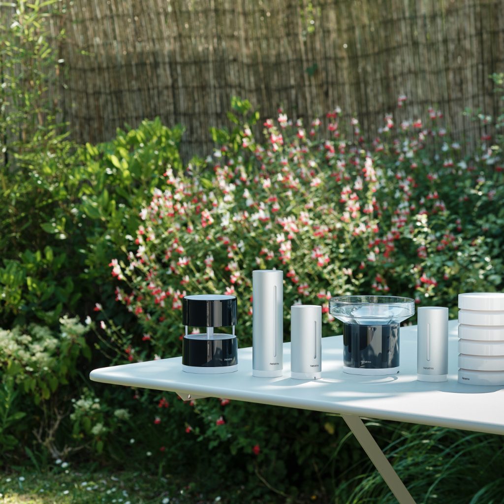 Die smarte Wetterstation von Netatmo liefert präzise Umweltdaten – für einen informierten Blick nach draußen, auch wenn es drinnen ruhig bleibt.