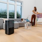 Besonders praktisch in der kalten Jahreszeit ist die integrierte Wäschetrocknungsfunktion des Luftentfeuchters LE 250 mit maximaler Leistung für eine schnellere Trocknung.