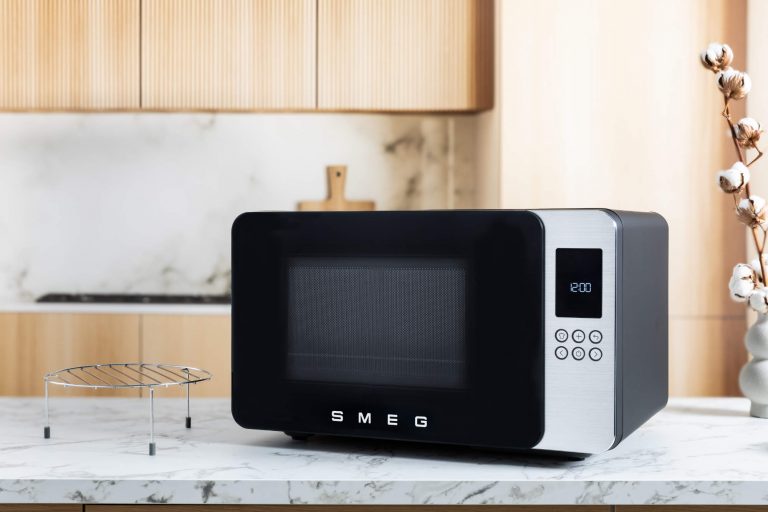 Smeg Kombi-Mikrowellen: Für schnelle Genussmomente