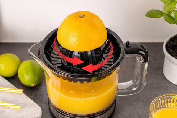 Der integrierte Rechts-/Linkslauf holt das Maximum aus jeder Frucht heraus und sorgt bei der ROMMELSBACHER Zitruspresse für besonders hohe Saftausbeute.