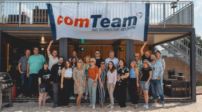 Bei comTeam wird Zusammenhalt großgeschrieben, hier ein Gruppenbild von 2023.