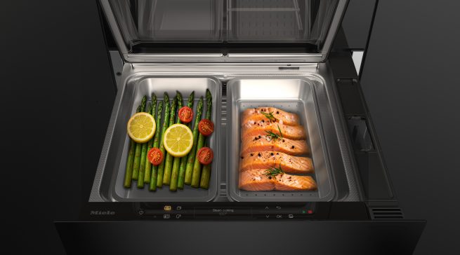 Miele-Dampfgarschublade mit „DualSteam“-Technologie, zwei getrennten Garräumen und lediglich 14 cm Einbauhöhe. Foto: Miele