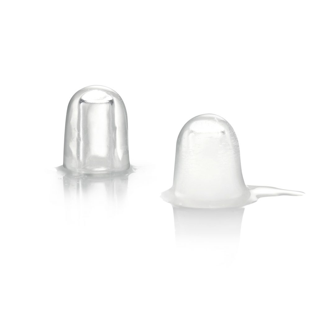 Der Clear Ice Advanced bietet zwei Eiswürfelvarianten: Klar (abhängig von der Wasserqualität) und matt.