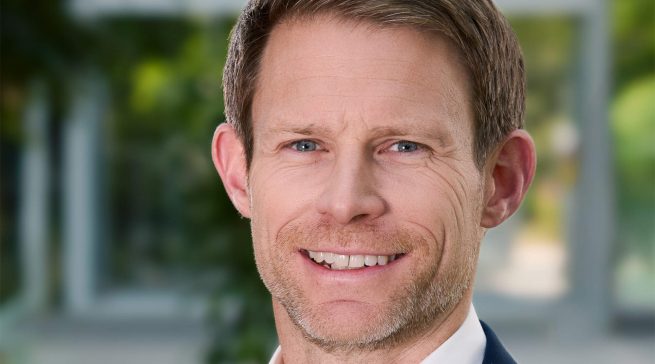 Christoph Luis, Vice President Elektrohandel BSH Deutschland trat mit Vier-Marken-Strategie auf der KOOP an.