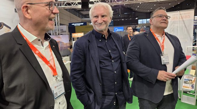 Christoph Komor mit dem expert-Testimonial und Fußballlegende Rudi Völler. Foto: Rita Breer