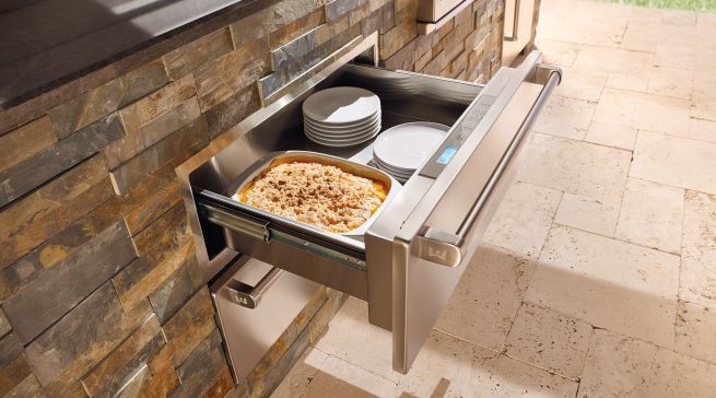 Die Vakuumierschublade ermöglicht Anwendungen wie Sous-vide-Garen und verlängerte Haltbarkeit, während Wärmeschubladen flexible Nutzungsszenarien im Alltag unterstützen. Foto: Subzero-Wolf