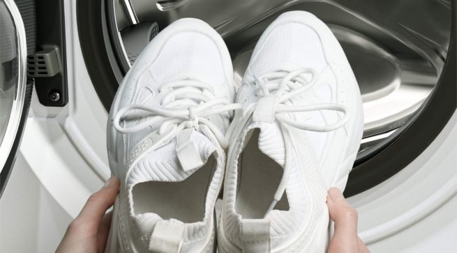 Auch Sneaker lassen sich schonend in den „SimpliCare“-Modellen waschen.
