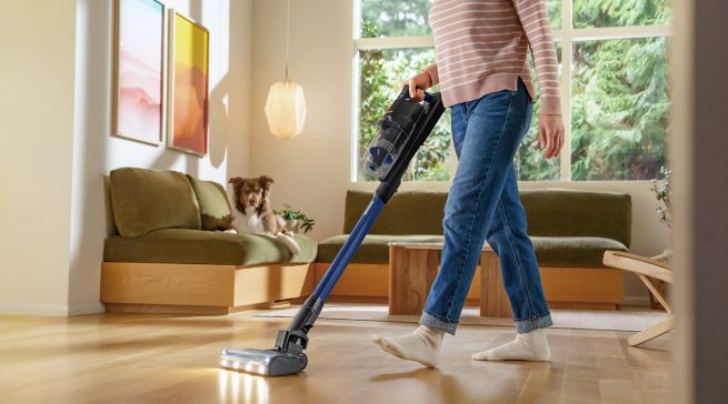 Der BISSELL PowerClean FurGuard™ Pro entfernt Tierhaare effizient und verhindert dank selbstreinigender Bürstenrolle ein Verheddern.