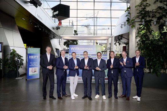 Die Partner der HEPT 2026 ziehen nach neun Tour-Stationen eine positive Bilanz der diesjährigen Roadshow. Im Bild (v. l.): Martin Ludwig (Liebherr), Horst Nikolaus (Jura), Daniel Köhn (AEG), Ralf Hüge (Jura Gastro), Lars Stremke (Kärcher), Michael Haiminger (Liebherr), Christian Gerwens (Miele) und Sebastian Kebbe (Beurer).