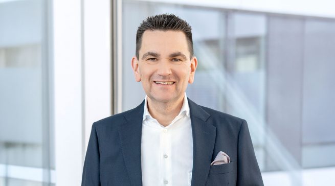 Dr. Stefan Breit, Geschäftsführer Technik der Miele Gruppe, wird sein Amt kommendes Jahr niederlegen. (Foto: Miele)