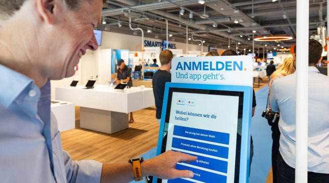 An der Willkommenssäule können die Kunden erste Informationen bekommen und Services abrufen. Foto: Coolblue