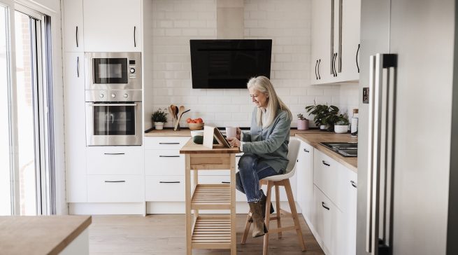 Der Spezialversicherer Wertgarantie erweitert sein Portfolio und versichert jetzt auch komplette Küchen inklusive Holz und Elektrogeräte. Foto: Wertgarantie/iStock