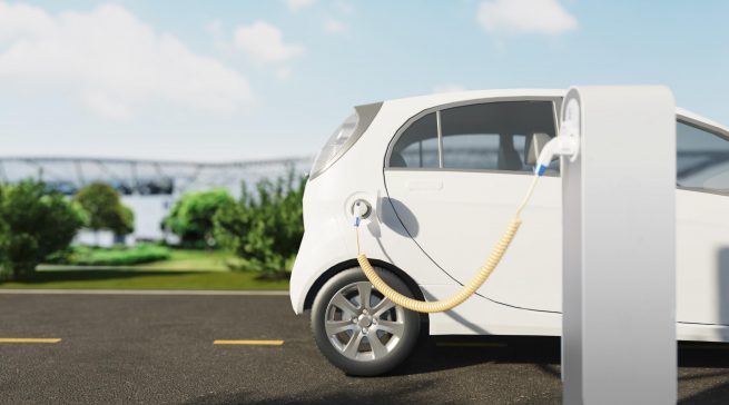 Lademöglichkeiten auf Handelsparkplätzen gewinnen für die Mobilitätswende an Bedeutung und werden zunehmend an Standort, Aufenthaltsdauer und Ladebedarf der Kundschaft angepasst.