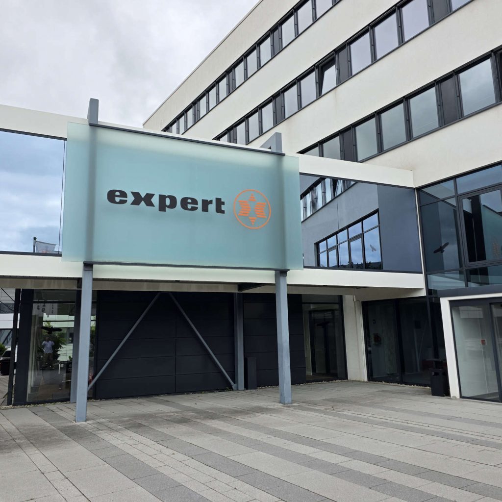 Die expert Zentrale in Langenhagen.