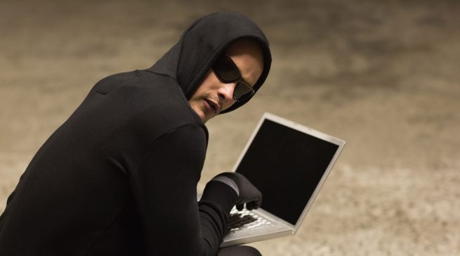Die Studie „CyberResilience & RetailSecurity 2026“ untersucht, wie sich Handelsunternehmen gegen Cyberkriminalität, Fakeshops, Produktfälschungen und weitere Sicherheitsrisiken schützen.